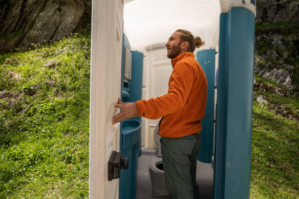 Portable Toilet Options We Offer in Moundville, AL